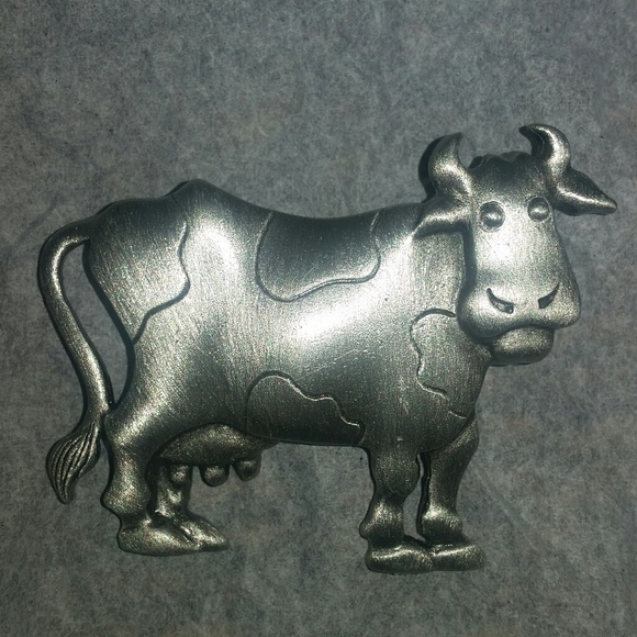 Adorable Pewter Finish Cow Pin Signed JJ 1988 - Picture 1 of 2